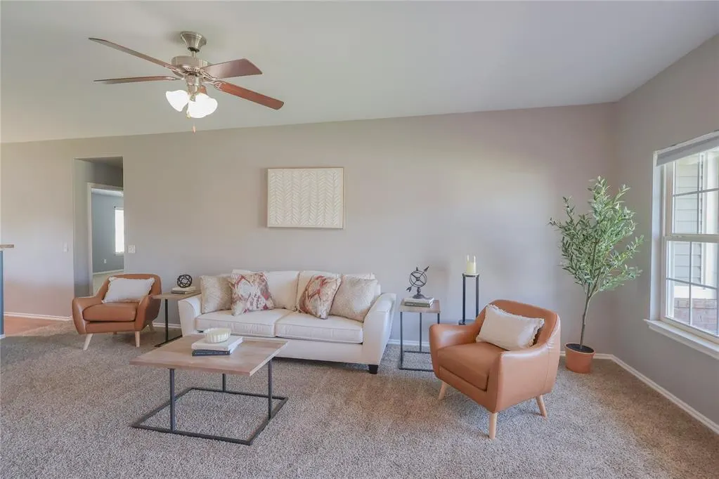 Photo 4 — 7221 Prairie Twyne Drive, Yukon, OK 73099
