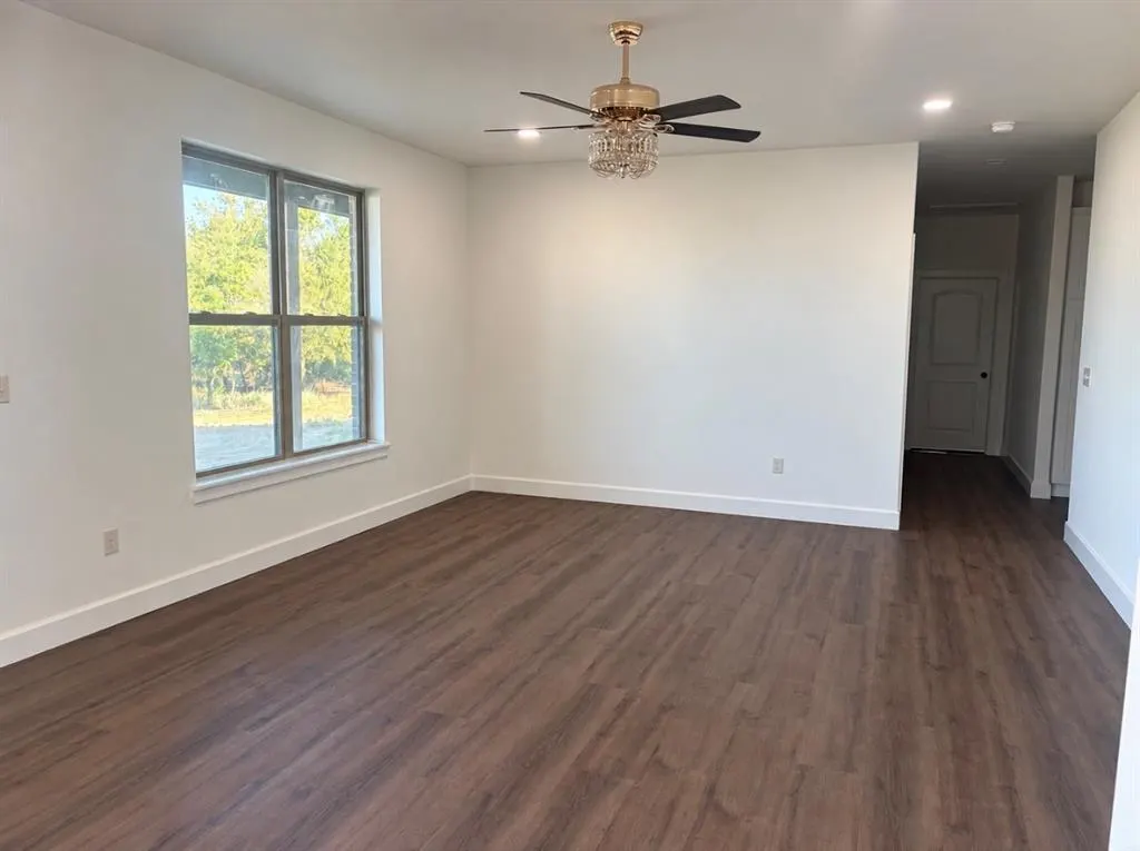 Photo 3 — 20701 E County Road 153 Road, Blair, OK 73526