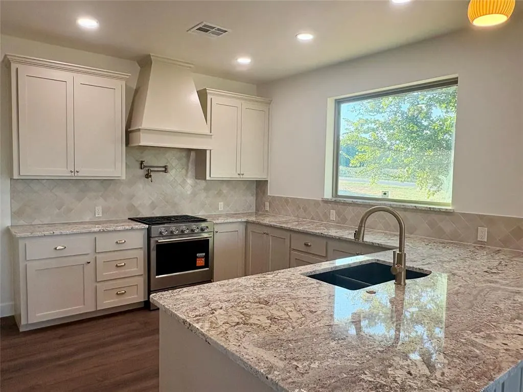 Photo 4 — 20701 E County Road 153 Road, Blair, OK 73526