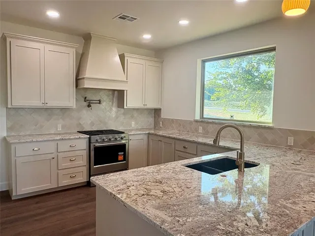 Photo 4 — 20701 E County Road 153 Road, Blair, OK 73526