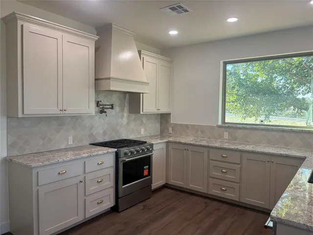 Photo 5 — 20701 E County Road 153 Road, Blair, OK 73526