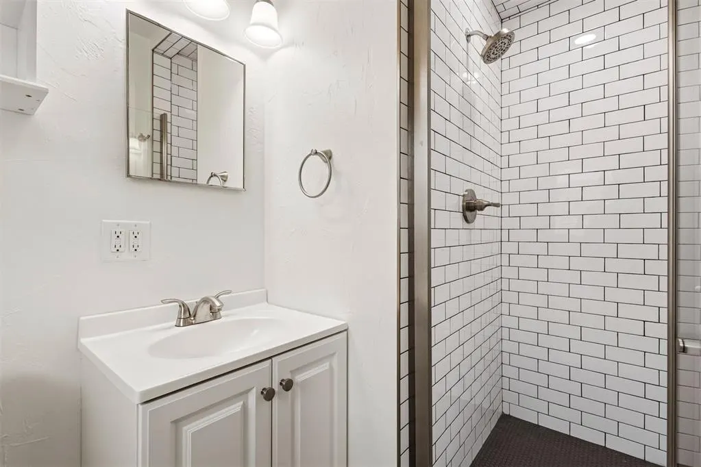 Photo 9 — 3112 Wilshire Terrace, Oklahoma City, OK 73116