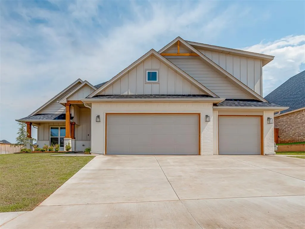Front exterior — 9205 SW 35th Street, Oklahoma City, OK 73179