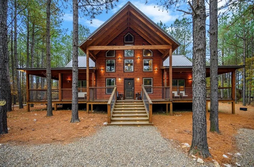 Front exterior — 338 LOST CREEK Trail, Broken Bow, OK 74728