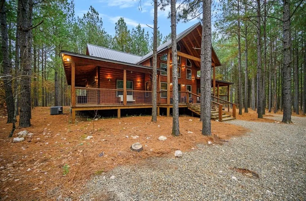 Photo 2 — 338 LOST CREEK Trail, Broken Bow, OK 74728