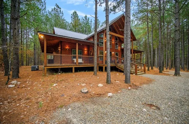 Photo 2 — 338 LOST CREEK Trail, Broken Bow, OK 74728