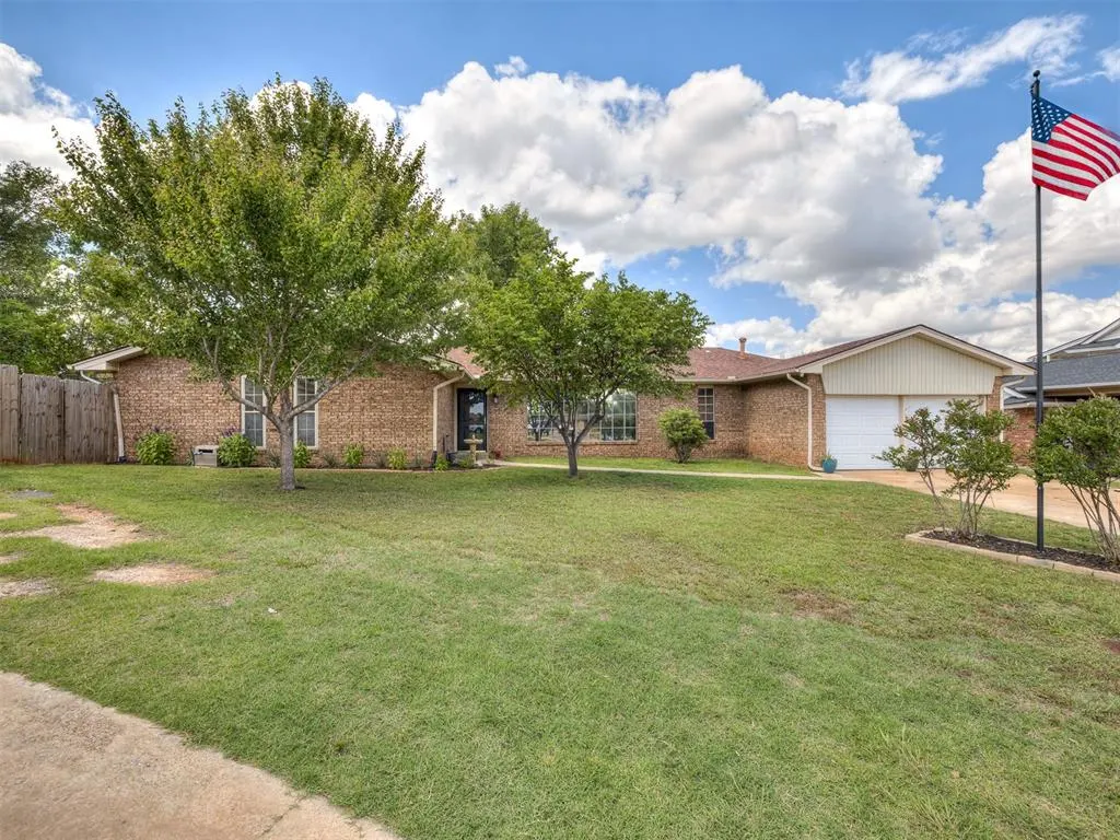 Front exterior — 7329 Crown Point Road, Oklahoma City, OK 73132