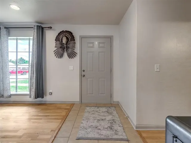 Photo 5 — 7329 Crown Point Road, Oklahoma City, OK 73132