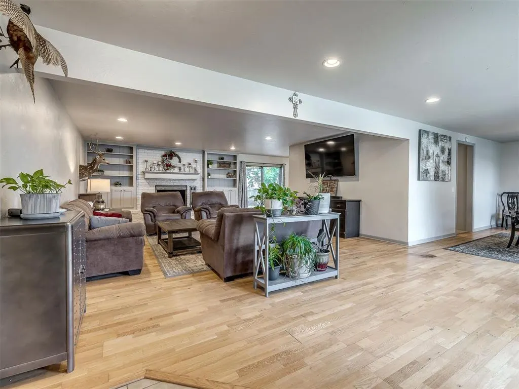 Photo 6 — 7329 Crown Point Road, Oklahoma City, OK 73132