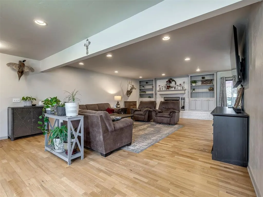 Photo 8 — 7329 Crown Point Road, Oklahoma City, OK 73132