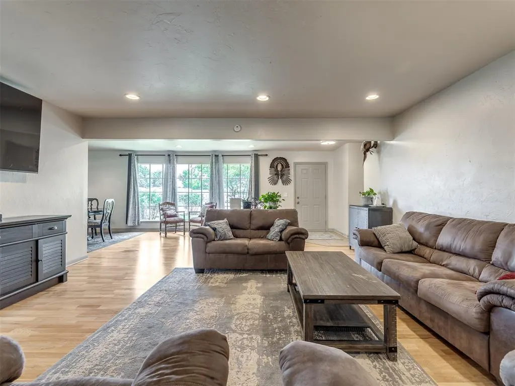 Photo 10 — 7329 Crown Point Road, Oklahoma City, OK 73132