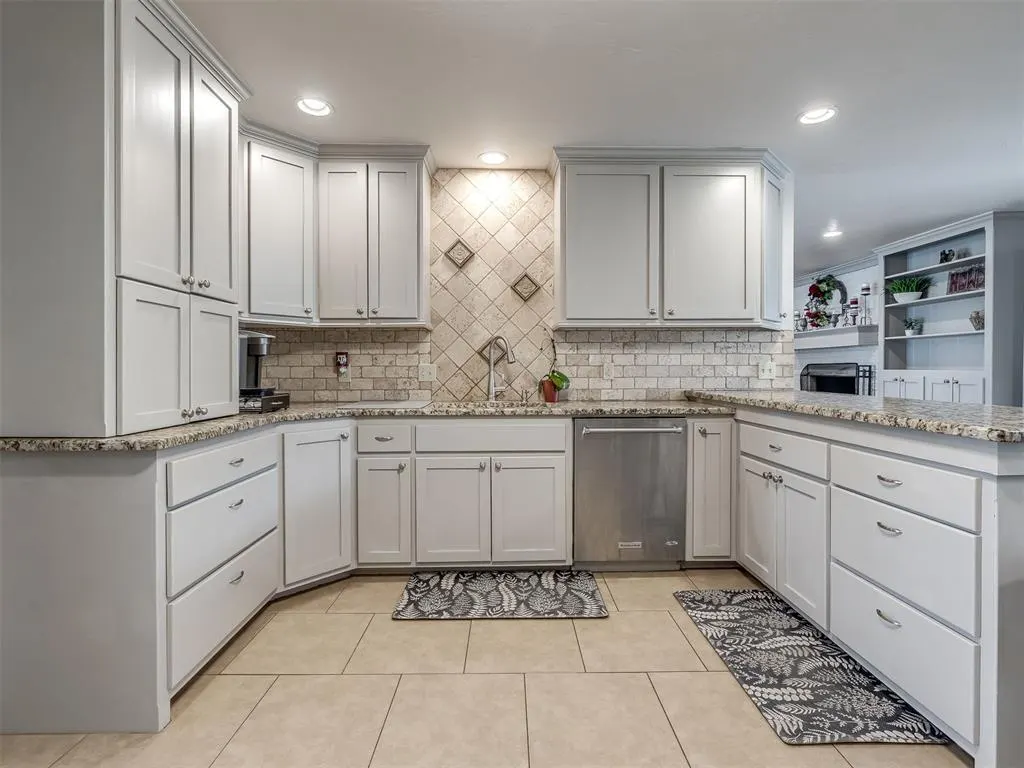 Photo 17 — 7329 Crown Point Road, Oklahoma City, OK 73132