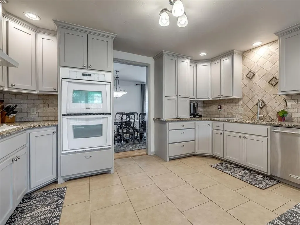 Photo 18 — 7329 Crown Point Road, Oklahoma City, OK 73132