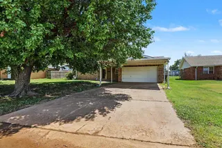 Sold home at 605 NW North Street
