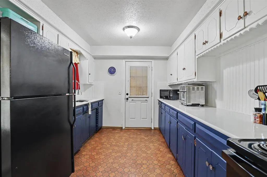 Photo 9 — 605 NW North Street, Minco, OK 73059