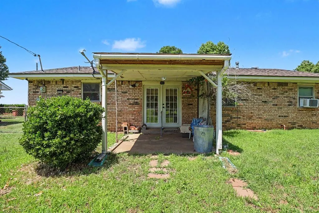 Photo 22 — 605 NW North Street, Minco, OK 73059
