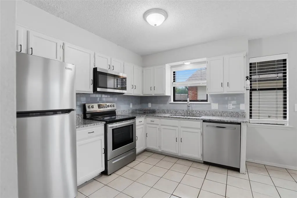 Photo 3 — 1600 NW 46th Street E, Oklahoma City, OK 73118
