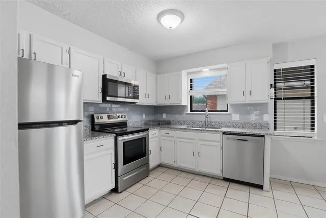 Photo 3 — 1600 NW 46th Street E, Oklahoma City, OK 73118