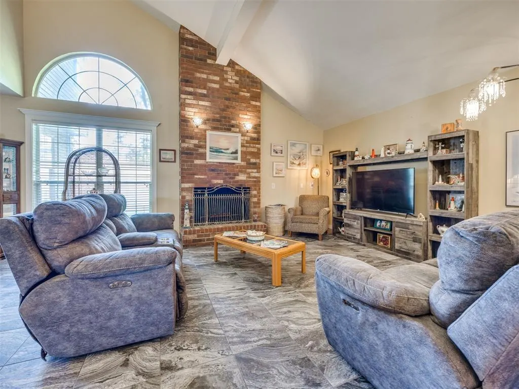 Photo 15 — 7104 N Lakeway Drive, Warr Acres, OK 73132
