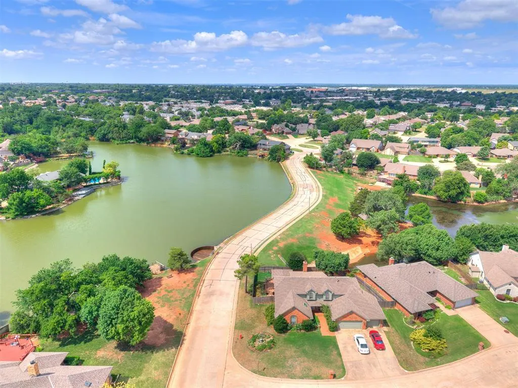Photo 39 — 7104 N Lakeway Drive, Warr Acres, OK 73132