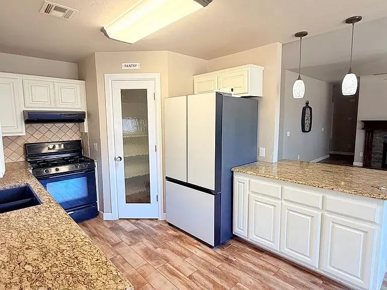 Photo 2 — 1801 Brittany Lane, Edmond, OK 73003