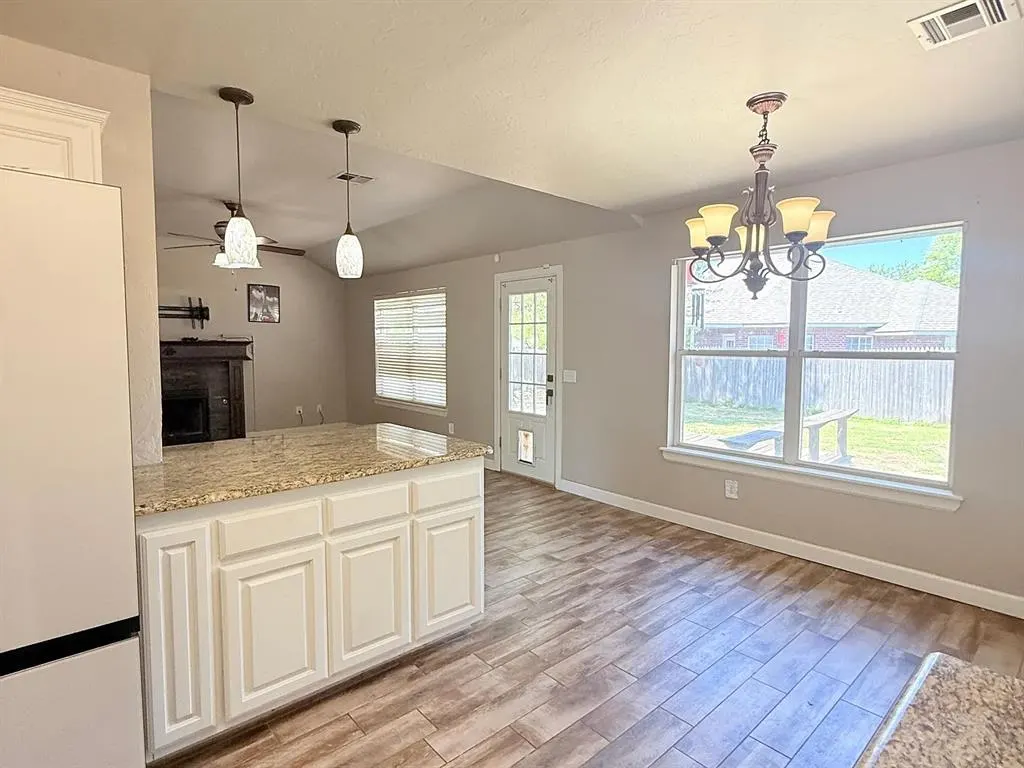 Photo 7 — 1801 Brittany Lane, Edmond, OK 73003