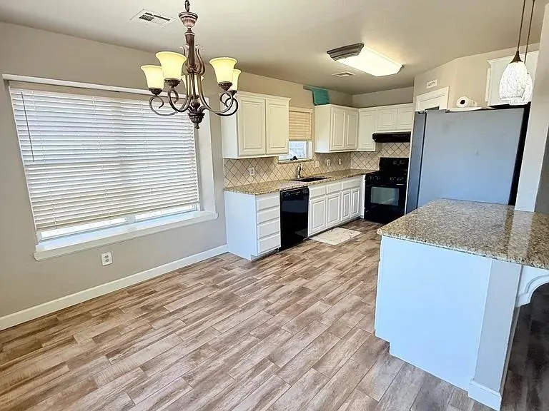 Photo 9 — 1801 Brittany Lane, Edmond, OK 73003