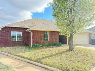 Sold home at 11000 SW 8th Street