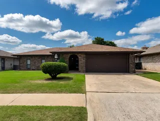Sold home at 2324 SW 92nd Street