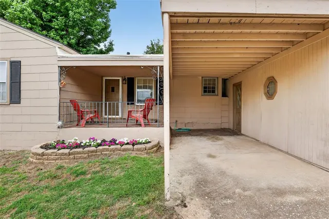Photo 2 — 809 N Cedardale Drive, Oklahoma City, OK 73127