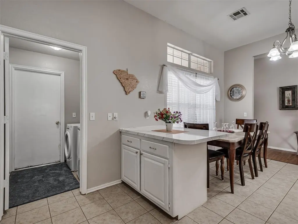 Photo 14 — 404 S Pointe Lane, Mustang, OK 73064