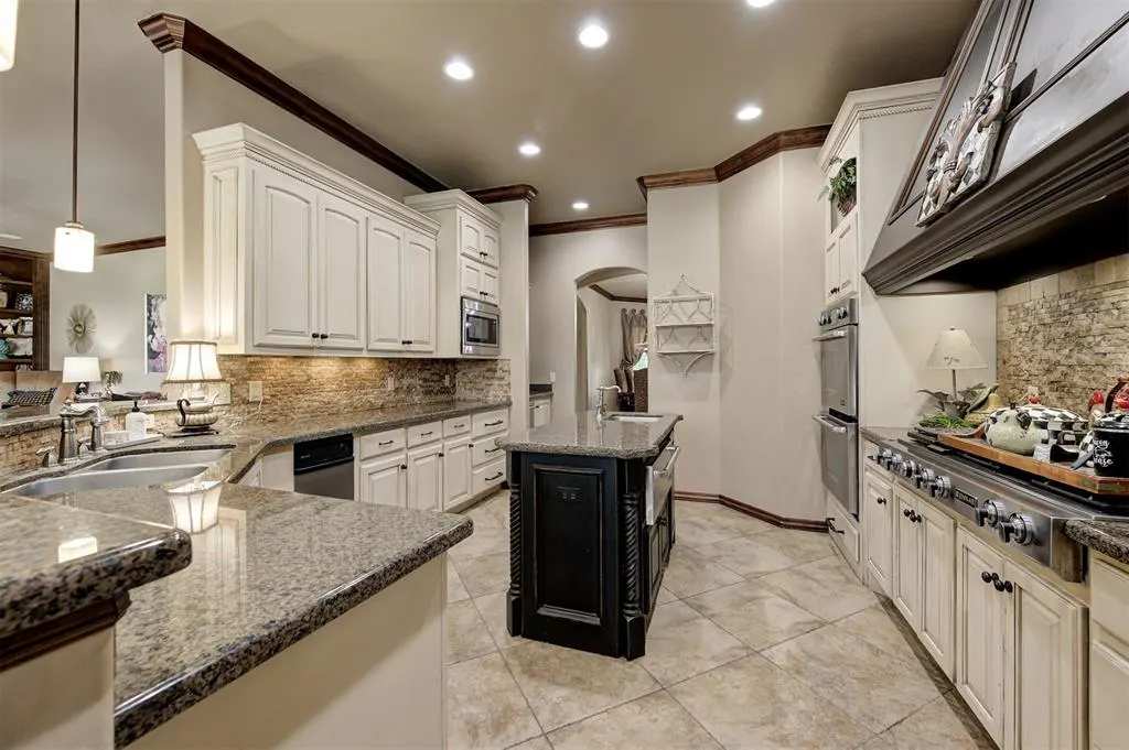 Photo 12 — 18299 Carlton Way, Edmond, OK 73012