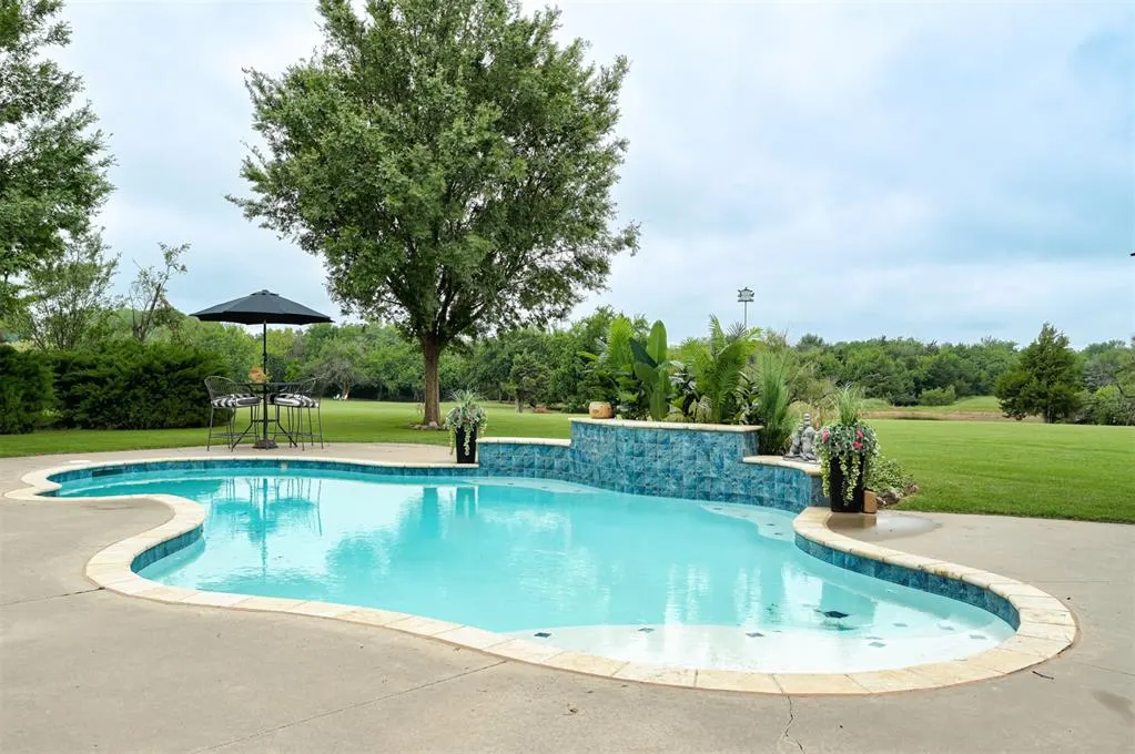Photo 4 — 18299 Carlton Way, Edmond, OK 73012