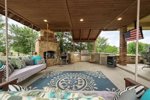 Photo 3 — 18299 Carlton Way, Edmond, OK 73012