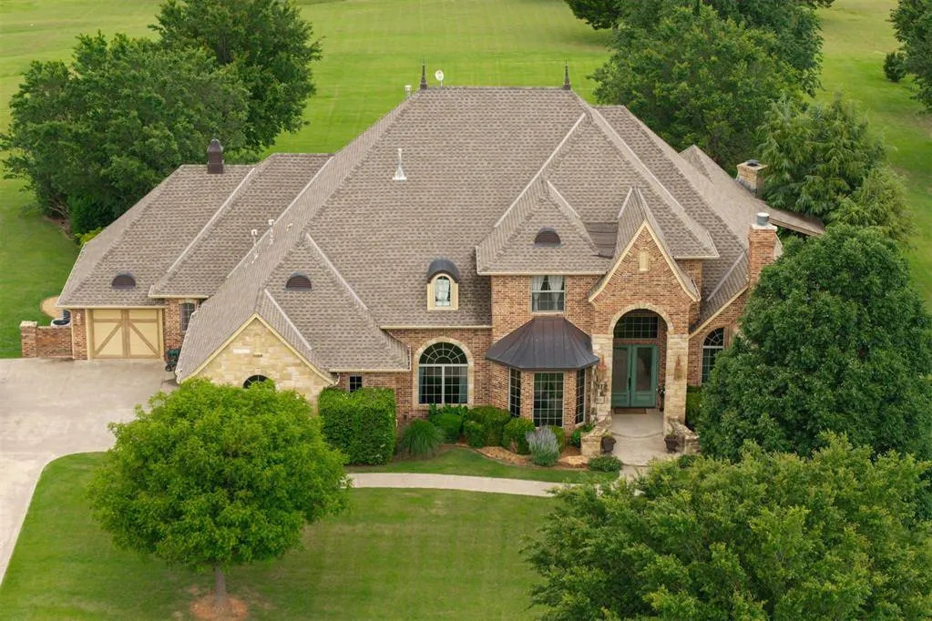 Front exterior — 18299 Carlton Way, Edmond, OK 73012
