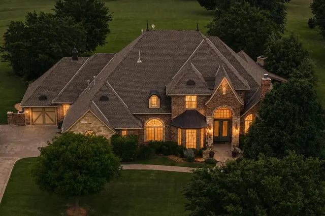 Photo 7 — 18299 Carlton Way, Edmond, OK 73012