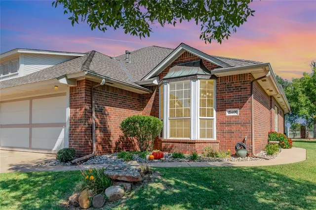 Photo 2 — 15400 Monarch Lane, Edmond, OK 73013