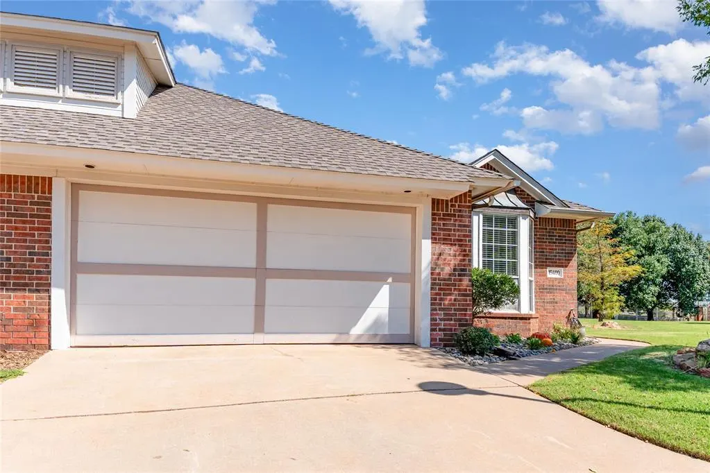 Photo 3 — 15400 Monarch Lane, Edmond, OK 73013