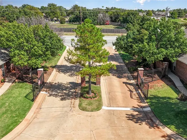 Photo 5 — 15400 Monarch Lane, Edmond, OK 73013