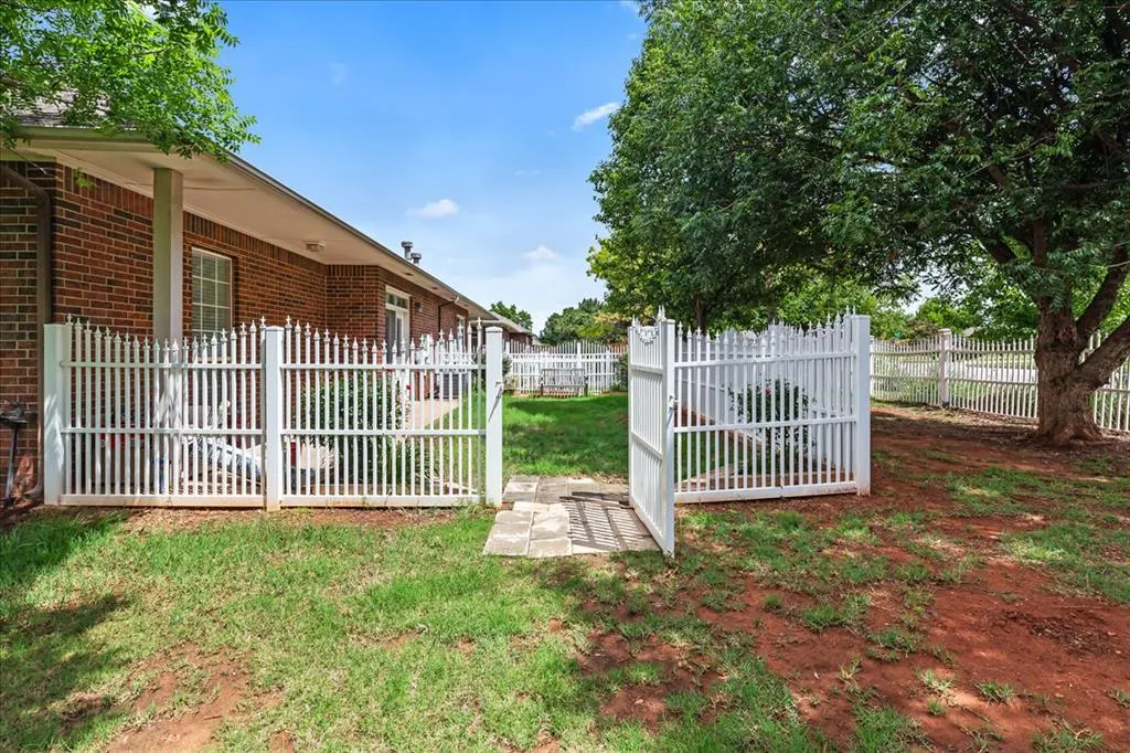 Photo 28 — 15400 Monarch Lane, Edmond, OK 73013