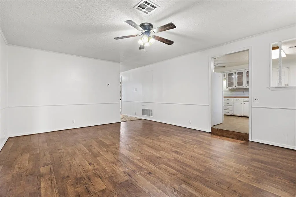 Photo 7 — 2221 W Modelle Avenue, Clinton, OK 73601