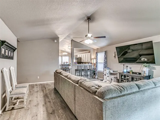 Photo 3 — 2713 Edgemere Drive, Norman, OK 73071