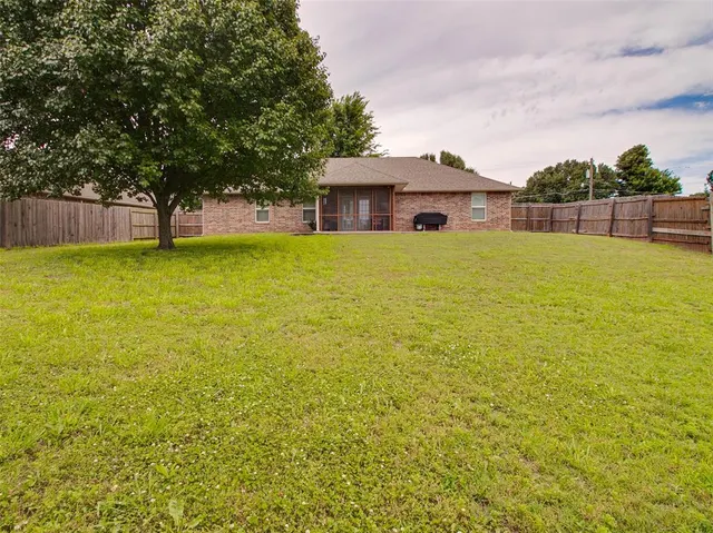 Photo 7 — 401 S 10th Avenue, Stroud, OK 74079
