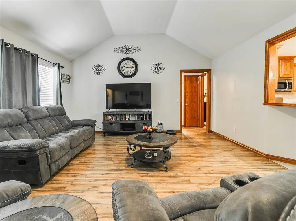 Photo 10 — 401 S 10th Avenue, Stroud, OK 74079