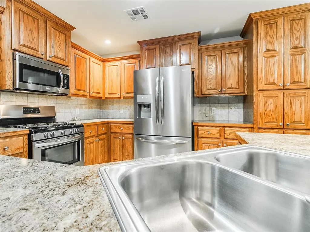Photo 21 — 401 S 10th Avenue, Stroud, OK 74079