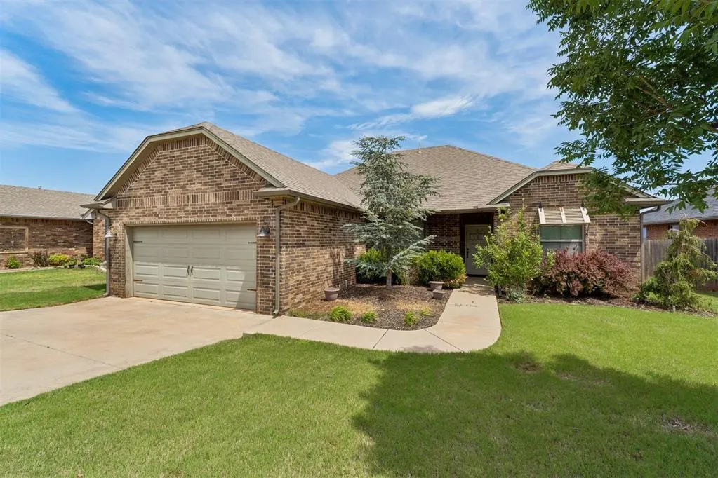 Front exterior — 3425 NW 164th Terrace, Edmond, OK 73013