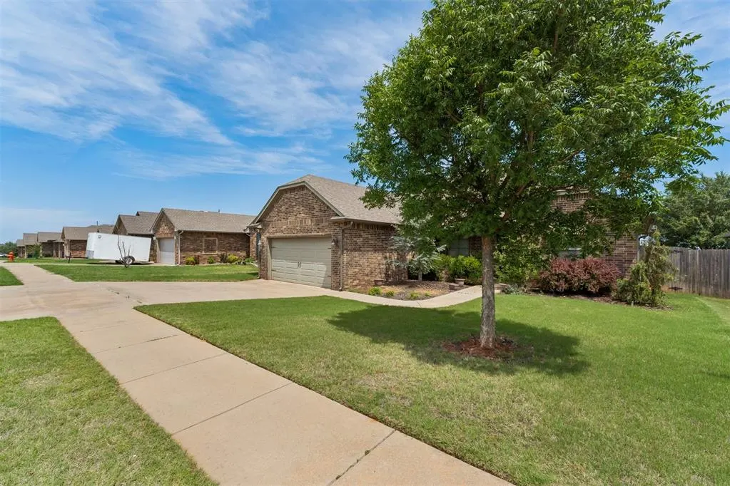 Photo 3 — 3425 NW 164th Terrace, Edmond, OK 73013