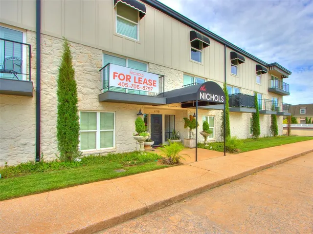 Photo 3 — 1110 Sherwood Lane 211, Nichols Hills, OK 73116