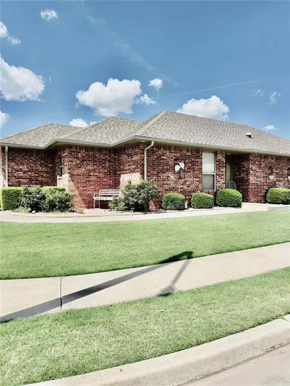 Photo 2 — 9112 Pecos Drive, Oklahoma City, OK 73139