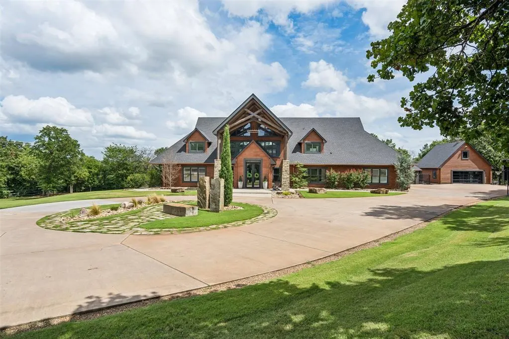 Photo 2 — 5616 New Canaan Road, Edmond, OK 73034